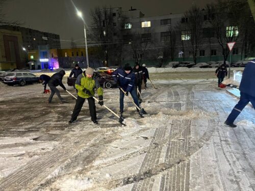 Уборка снега