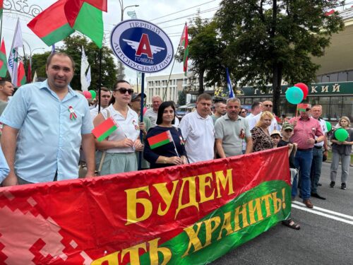 На праздничном шествии и митинге, посвященным Дню Независимости Республики!