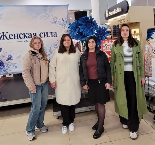 Фотовыставка «Женская сила» в ТЦ «Мандарин Плаза»